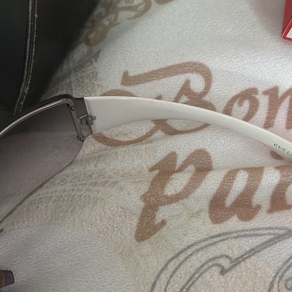 Gucci gucci , gorgeous white glasses , practically brand new worn a few times! - Picture 5 of 10
